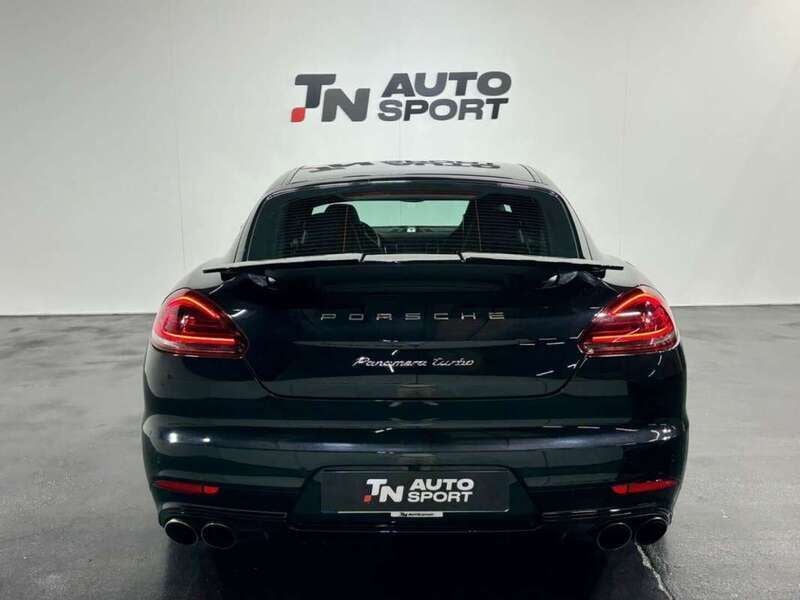 Usado Porsche Panamera Turbo Executive 520 CV (382 kW) 2016 Negro Berlina