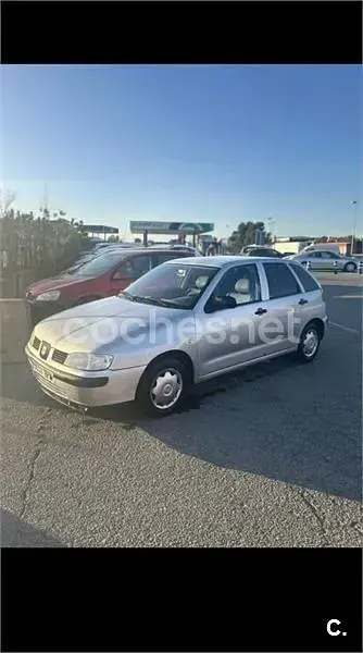 Usado Seat Ibiza 68 CV (50 kW) 2001 Gris / plata Utilitario