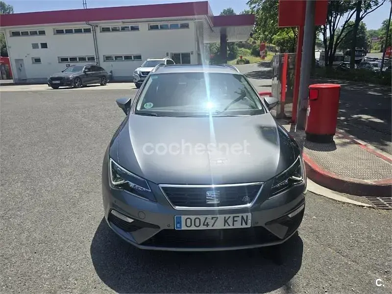 Usado Seat Leon ST FR 150 CV (110 kW) 2017 Gris / plata Familiar