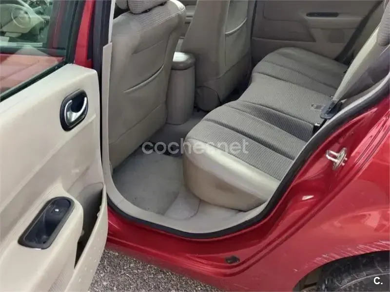 Usado Renault Mégane Expression 136 CV (100 kW) 2006 Rojo Berlina