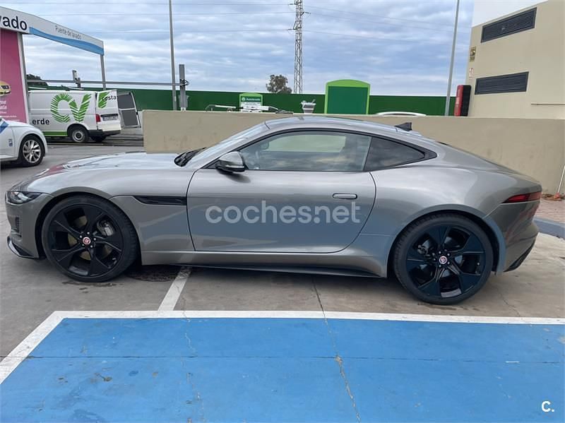 Usado Jaguar F-Type R-Dynamic 300 CV (220 kW) 2021 Gris / plata Coupe