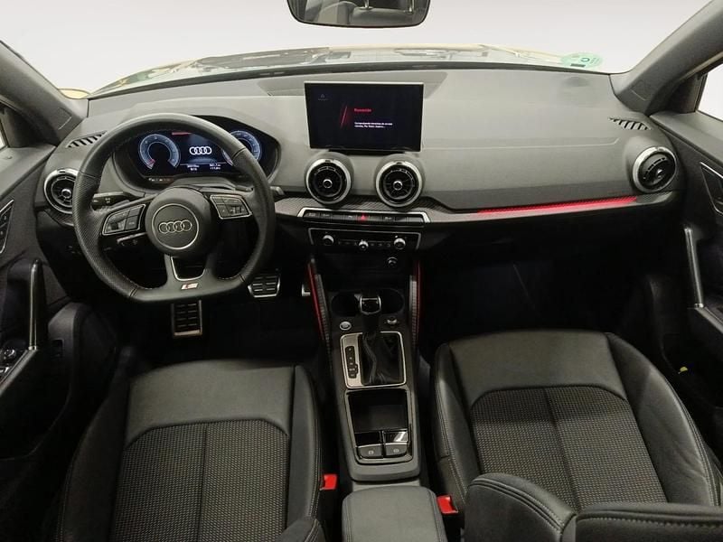 Usado Audi Q2 150 CV (110 kW) 2025 Gris/plata SUV