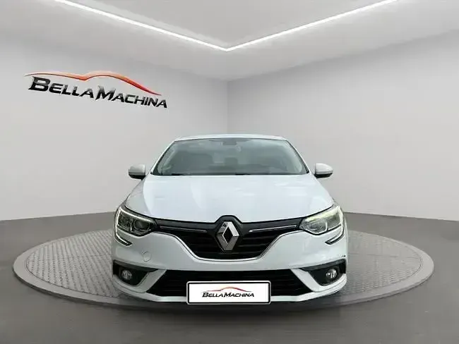 Usado Renault Mégane II Business 95 CV (69 kW) 2021 Blanco Berlina