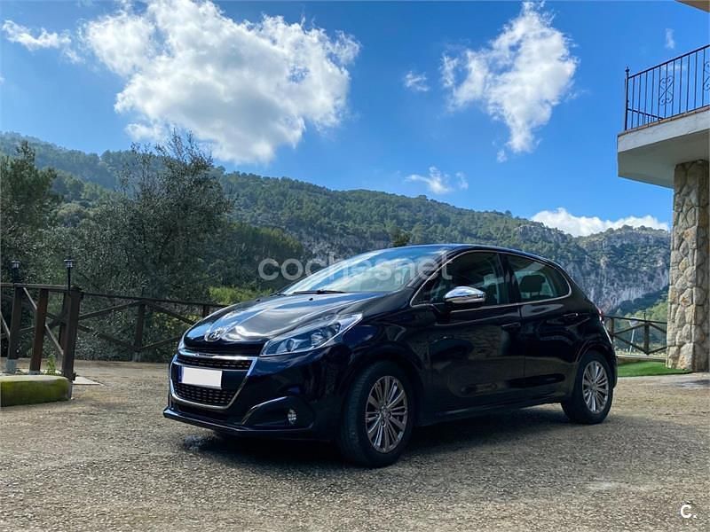 Azul Usado 2017 Peugeot 208 Active Utilitario | 7500 € (Precio justo) - Imagen 1/3