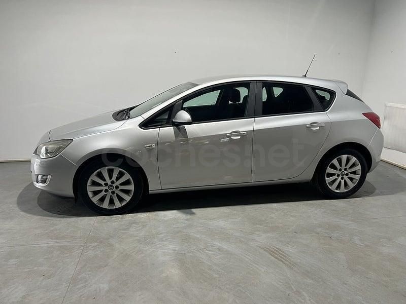 Usado Opel Astra Sport 110 CV (80 kW) 2010 Gris / plata Berlina
