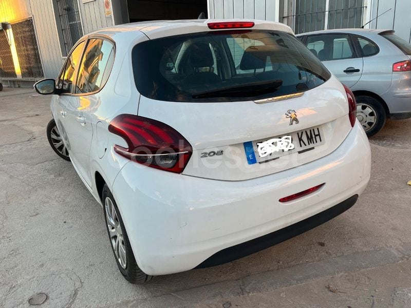 Usado Peugeot 208 Active 75 CV (55 kW) 2018 Blanco Utilitario