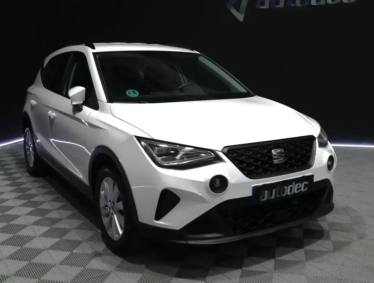 Używany Seat Arona Style Plus 110 KM (80 kW) 2021 Biały SUV
