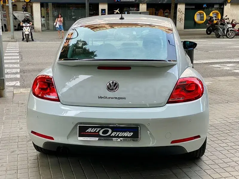 Usado VW Beetle Design 105 CV (77 kW) 2014 Blanco Utilitario