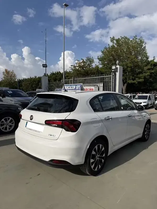 Usado Fiat Tipo Mirror 95 CV (69 kW) 2021 Blanco Utilitario