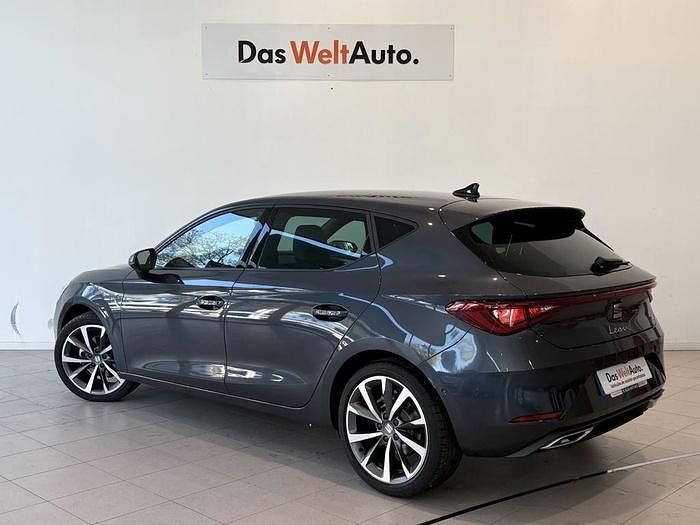 Usado Seat Leon FR 116 CV (85 kW) 2025 Azul