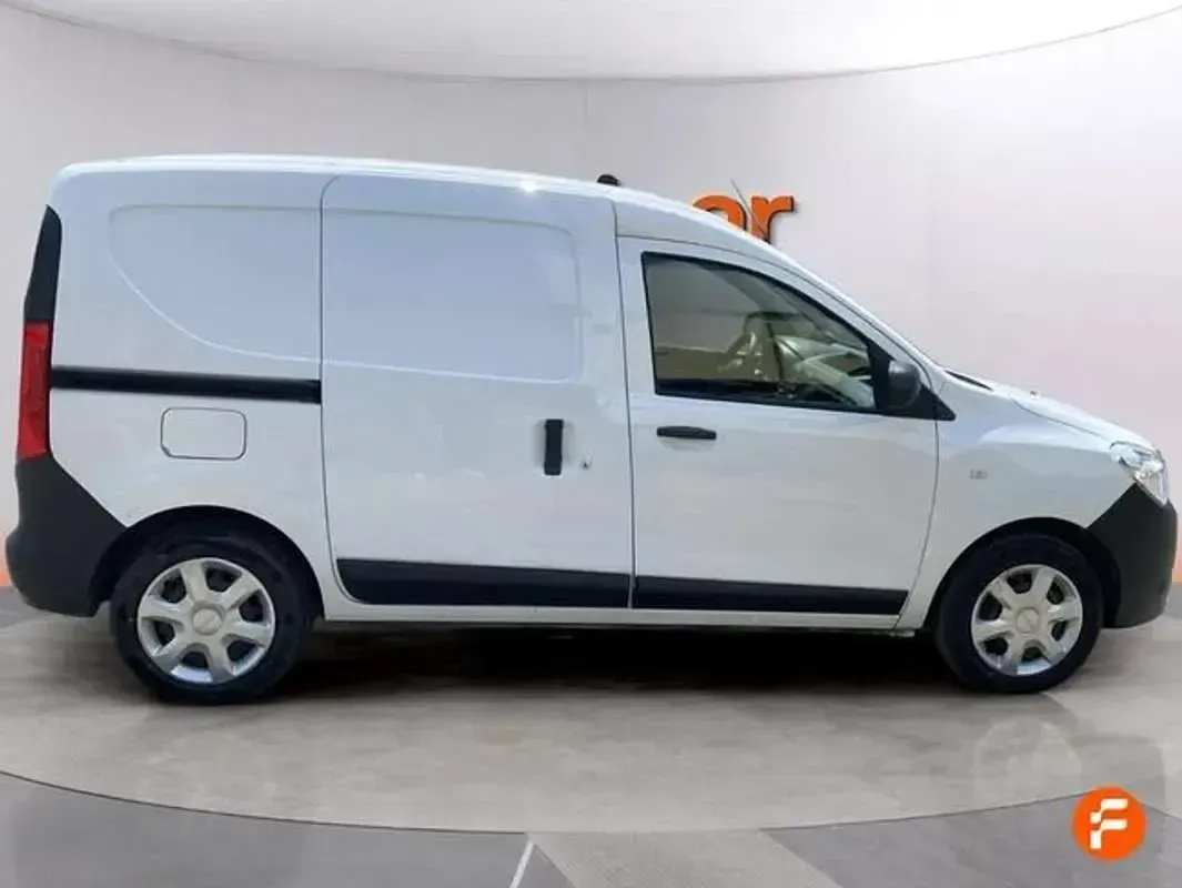 Usado Dacia Dokker 109 CV (80 kW) 2021 Blanco Monovolumen