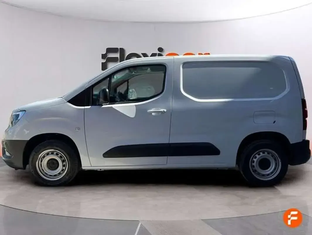 Usado Opel Combo Life Edition 102 CV (75 kW) 2023 Blanco Monovolumen
