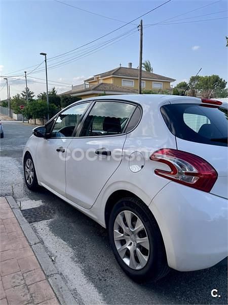 Usado Peugeot 208 Business-Line 68 CV (50 kW) 2012 Blanco Utilitario