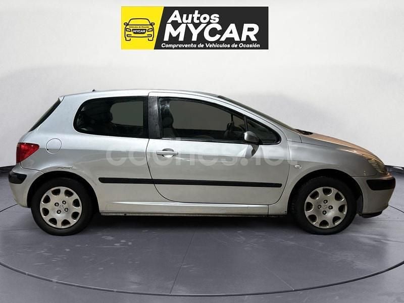 Usado Peugeot 307 90 HP (66 kW) 2002 Cinzento Sedan