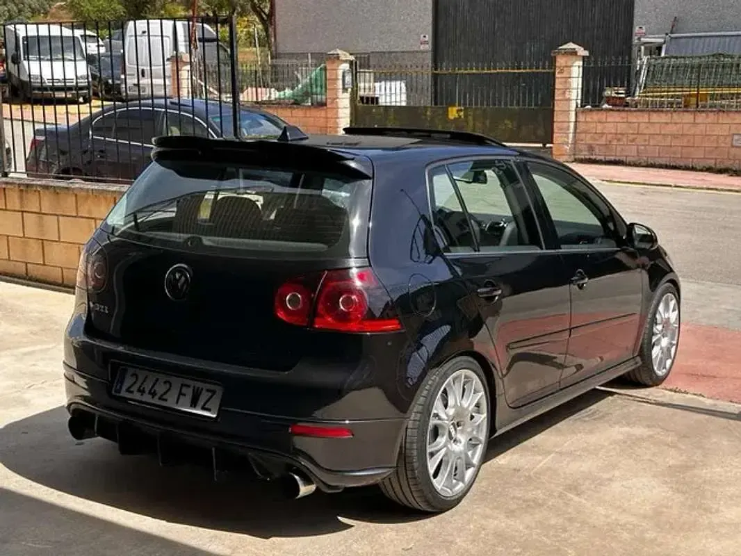 Usado VW Golf V GTI 200 CV (147 kW) 2007 Negro Utilitario