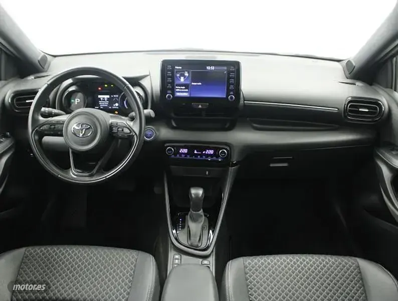 Usado Toyota Yaris Style 116 CV (85 kW) 2022 Blanco Utilitario