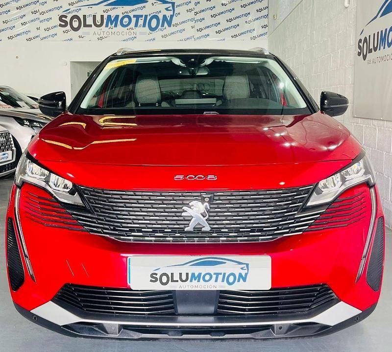 Usado Peugeot 5008 Allure 130 CV (95 kW) 2021 Rojo SUV