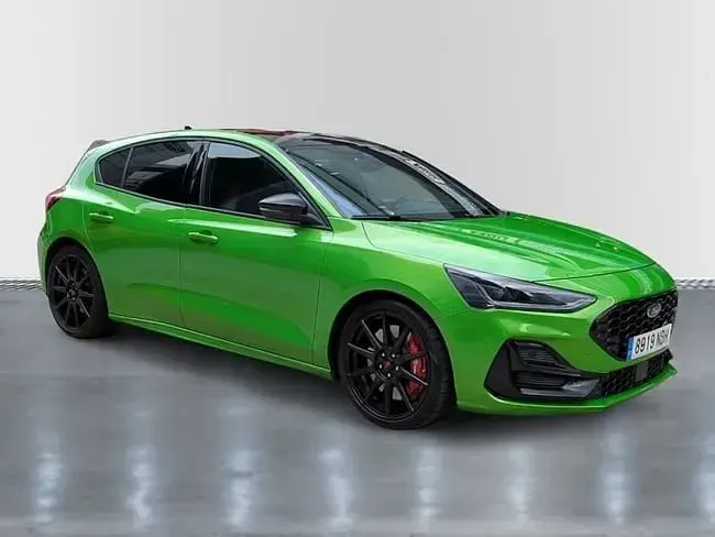 Usado Ford Focus ST 280 CV (205 kW) 2025 Verde mean (metalizado) Berlina