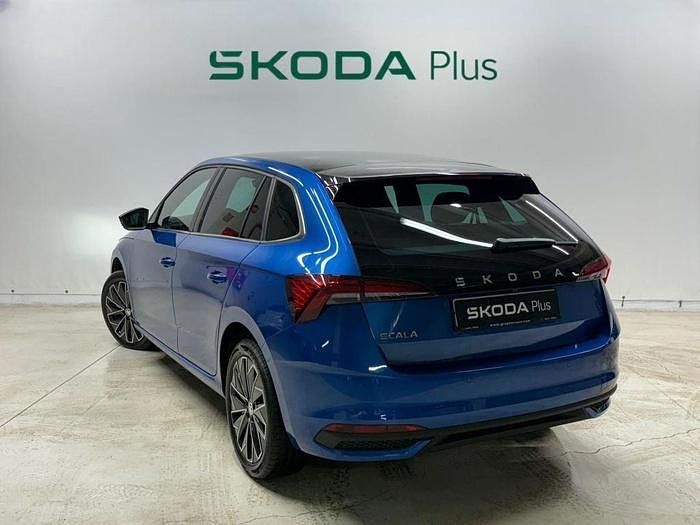 Usado Skoda Scala 115 CV (84 kW) 2025 Azul Utilitario
