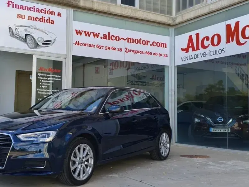 Usado Audi A3 Design 116 CV (85 kW) 2018 Azul Berlina