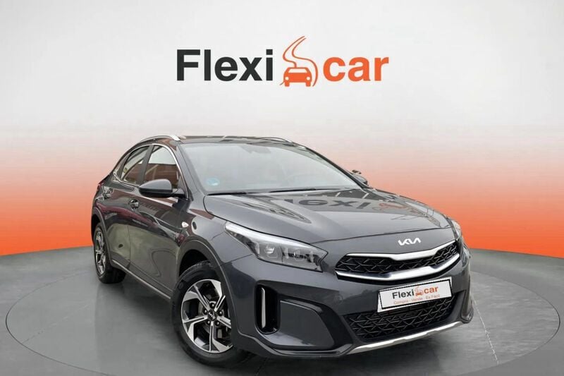 Usado Kia XCeed 120 CV (88 kW) 2023 Gris SUV
