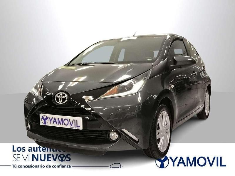 Gris Usado 2018 Toyota Aygo X-play Utilitario | 10.450 € (Precio justo) - Imagen 1/4