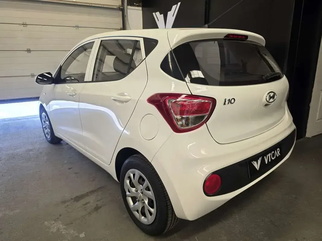 Usado Hyundai i10 67 CV (49 kW) 2017 Blanco Utilitario