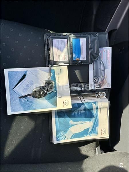 Usado Toyota Yaris 87 CV (63 kW) 2006 Gris / plata Berlina