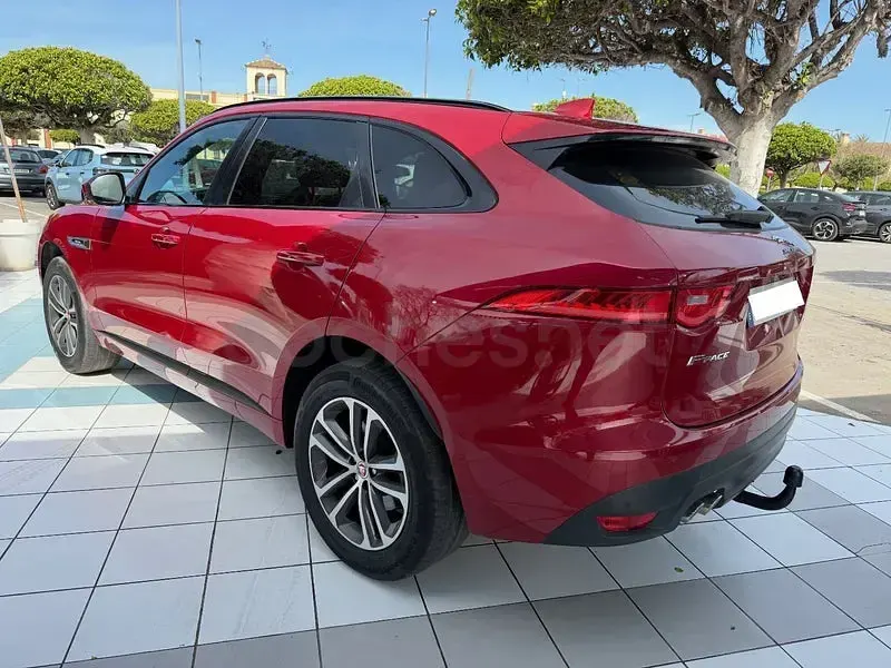 Usado Jaguar F-Pace R-Sport 180 CV (132 kW) 2018 Rojo SUV