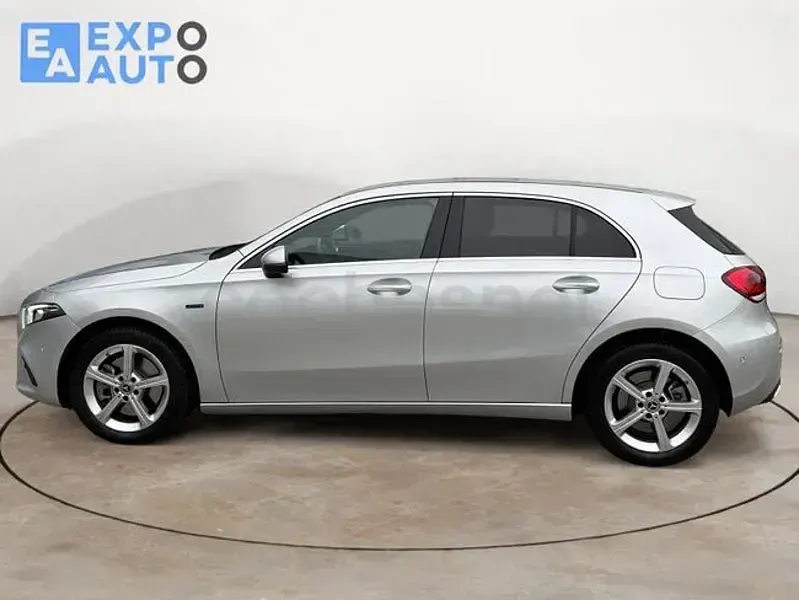 Usado Mercedes A250 218 CV (160 kW) 2020 Gris / plata Berlina