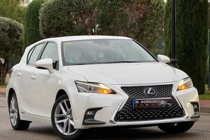 Blanco Usado 2015 Lexus CT200h Sport Line Utilitario | 21.900 € - Imagen 1/4