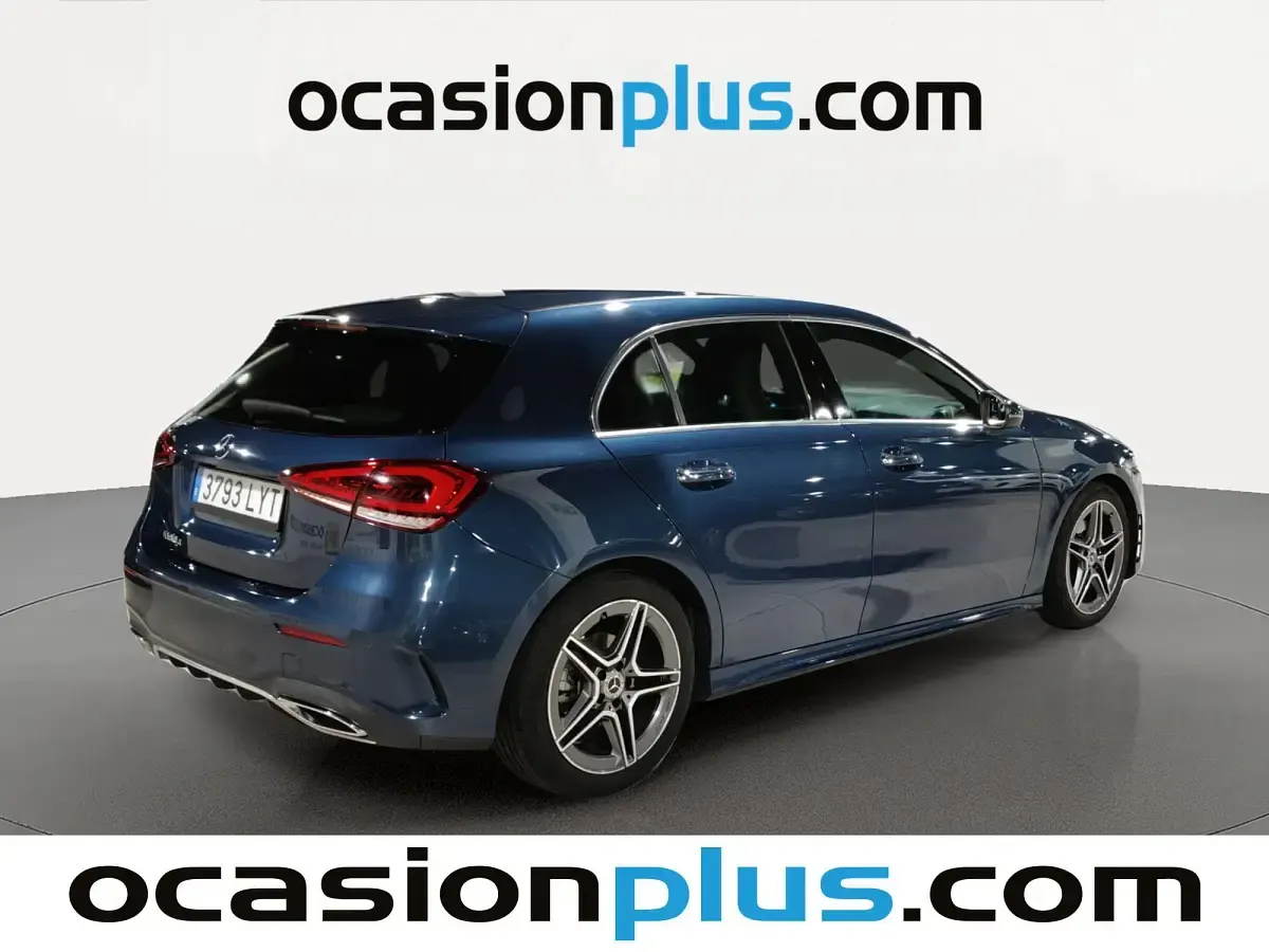 Usado Mercedes A180 AMG 116 CV (85 kW) 2022 Azul Utilitario