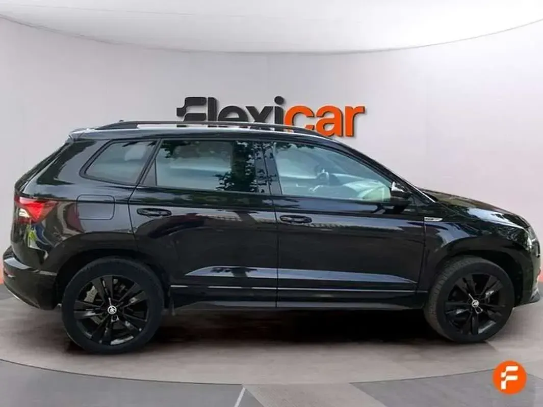 Usado Skoda Karoq SportLine 150 CV (110 kW) 2021 Negro SUV