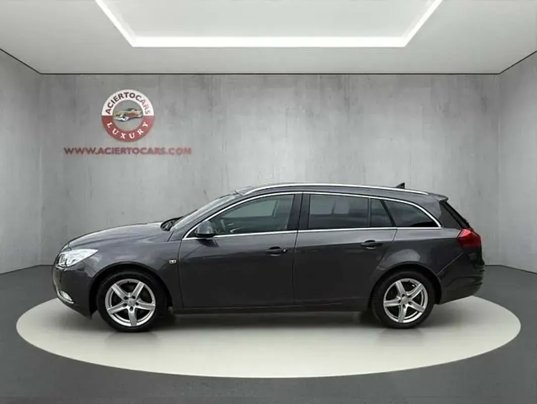 Usado Opel Insignia 179 CV (131 kW) 2010 Gris Utilitario