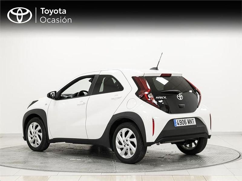 Usado Toyota Aygo Play 72 CV (52 kW) 2024 Blanco