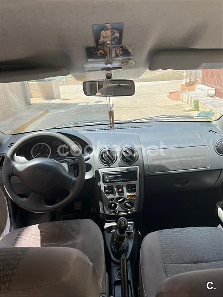 Gris / plata Usado 2007 Dacia Logan Lauréate Berlina | 3850 € (Un poco caro) - Imagen 1/2