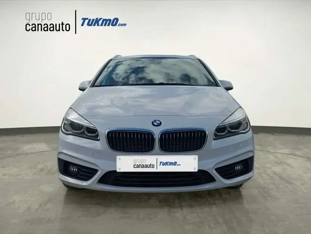 Usado BMW 225 Active Tourer iPerformance 224 CV (164 kW) 2016 Blanco Monovolumen
