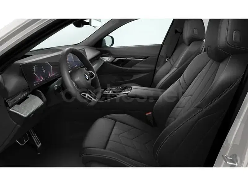 Usado BMW 520 Comfort Edition 197 CV (144 kW) 2026 Gris / plata Familiar