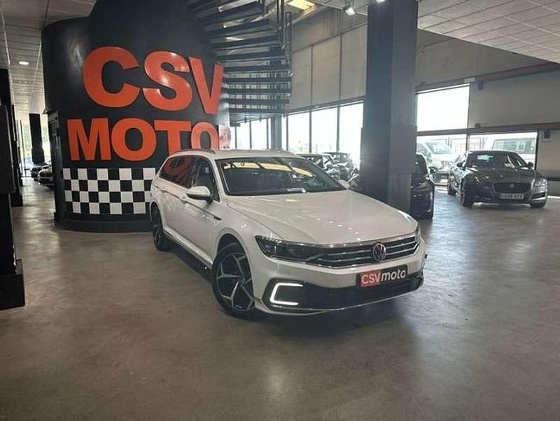 Usado VW Passat GTE 218 CV (160 kW) 2022 Blanco Familiar