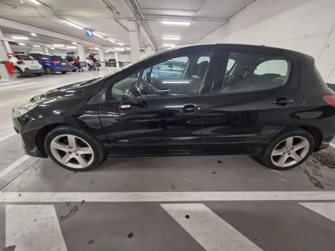 Usado Peugeot 308 Business-Line 109 CV (80 kW) 2010 Negro Utilitario