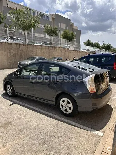 Usado Toyota Prius Advance 136 CV (100 kW) 2010 Gris / plata Utilitario