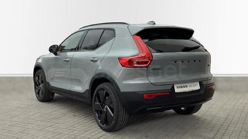 Nuevo Volvo XC40 Plus 163 CV (119 kW) 2025 Gris / plata SUV