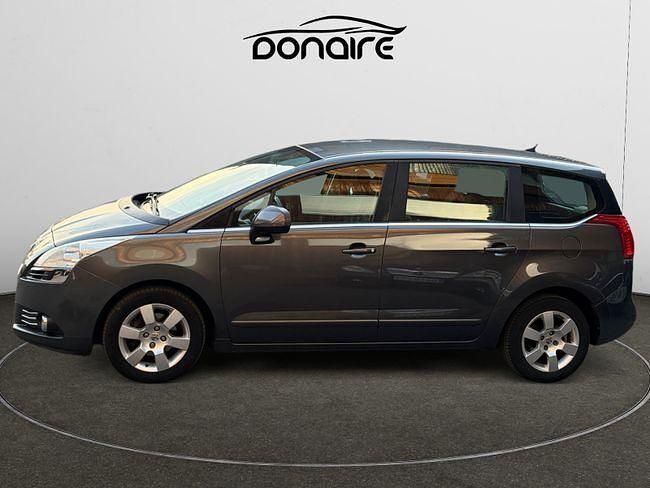 Usado Peugeot 5008 Premium 112 CV (82 kW) 2010 Gris Monovolumen