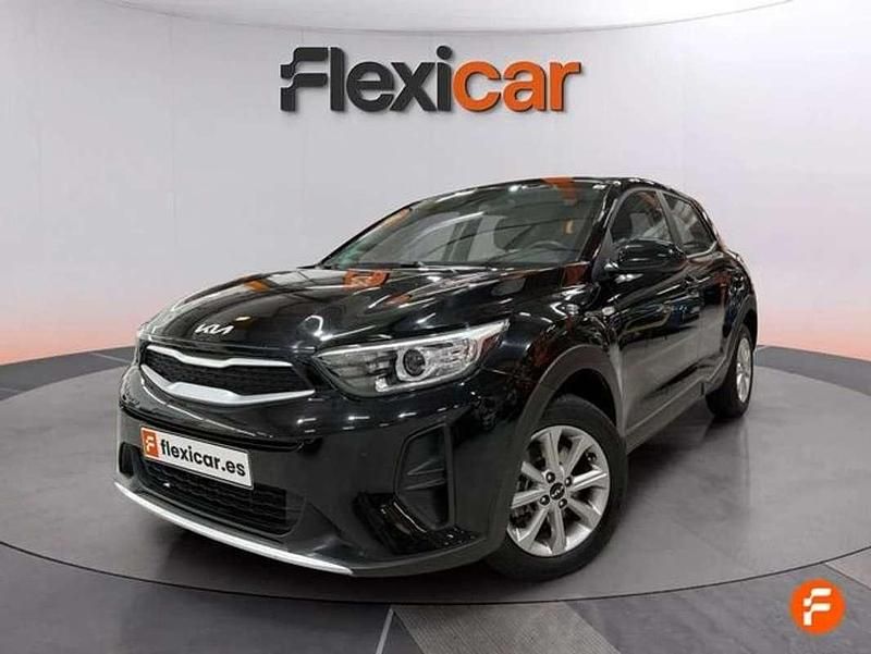 Usado Kia Stonic 84 CV (61 kW) 2022 Negro SUV