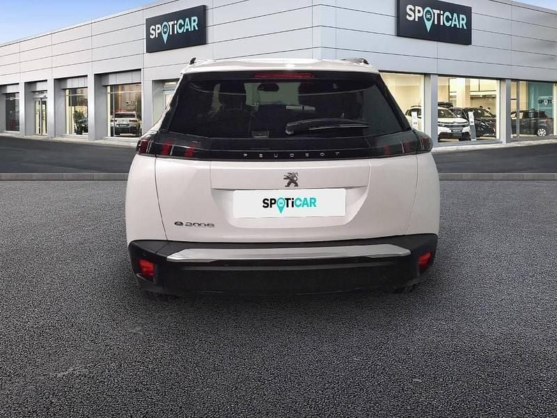 Usado Peugeot e-2008 Allure 100 kW (136 CV) 2023 Blanco SUV
