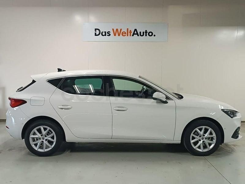 Usado Seat Leon Style 116 CV (85 kW) 2025 Blanco Berlina