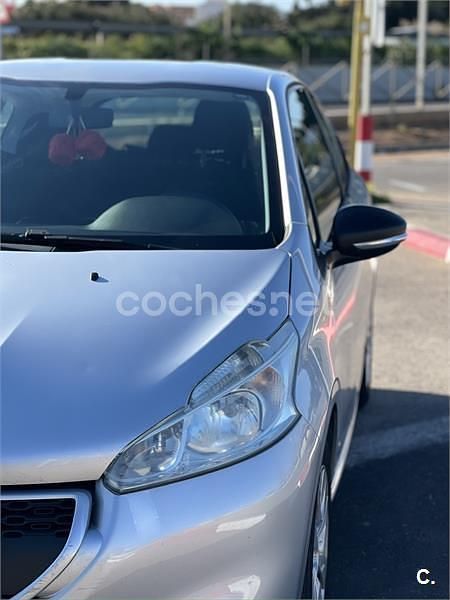 Usado Peugeot 208 Access 68 CV (50 kW) 2014 Gris / plata Utilitario