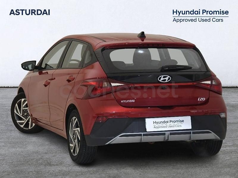 Usado Hyundai i20 100 CV (73 kW) 2025 Rojo Utilitario