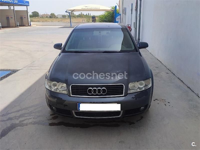 Gris / plata Usado 2003 Audi A4 Berlina | 3200 € (Precio justo) - Imagen 1/4