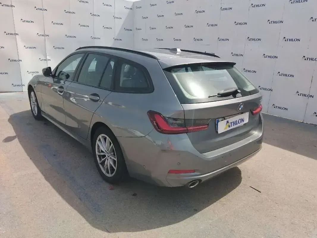 Usado BMW 318 150 CV (110 kW) 2023 Gris Familiar